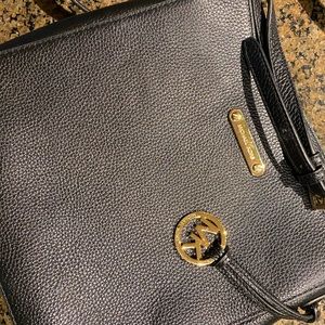$30 NEVER USED MICHAEL KORS CROSSOVER!
